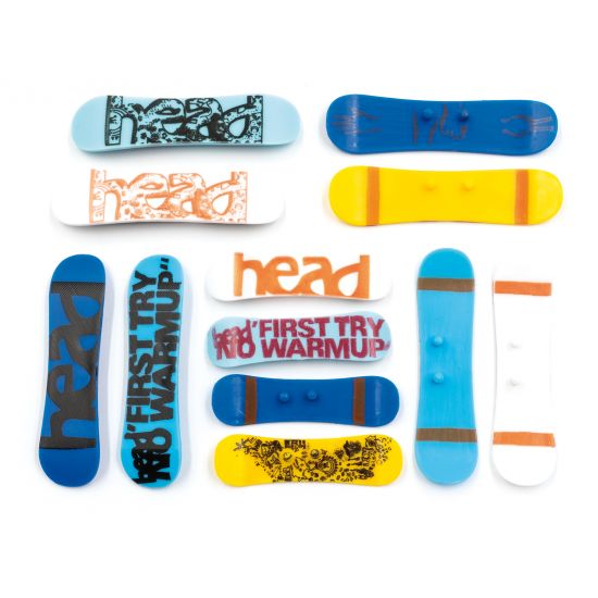 12 bedruckte HEAD Snowboards